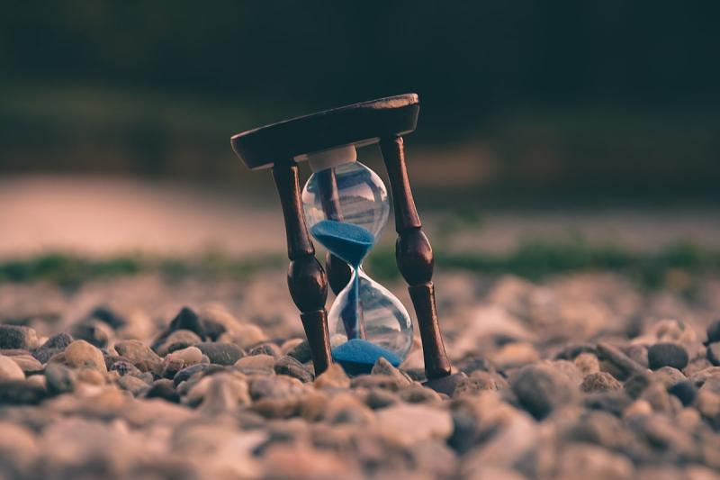 Clock representing the time saved through business automation